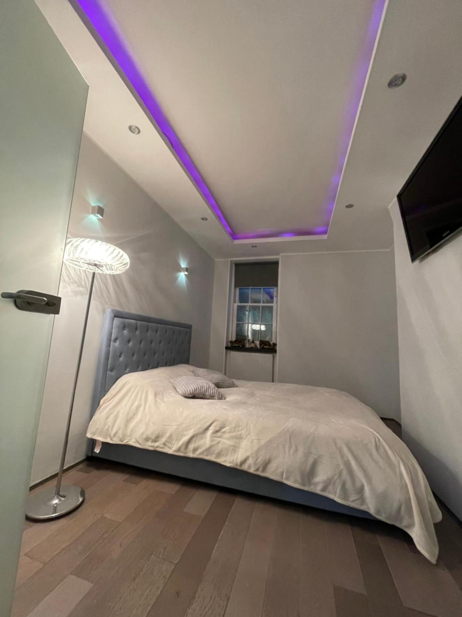 Covent Garden Two Bedroom Flat London Bagian luar foto