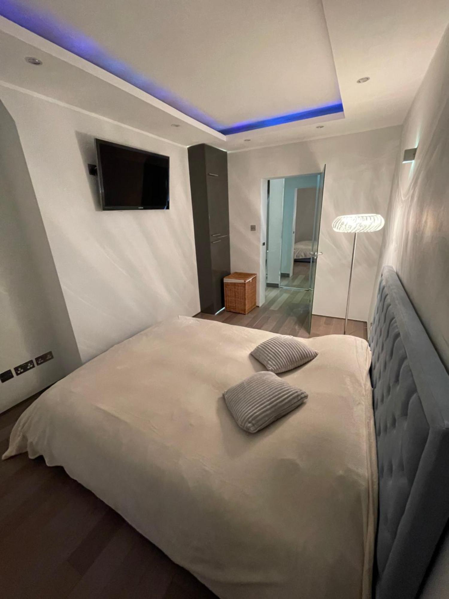 Covent Garden Two Bedroom Flat London Bagian luar foto